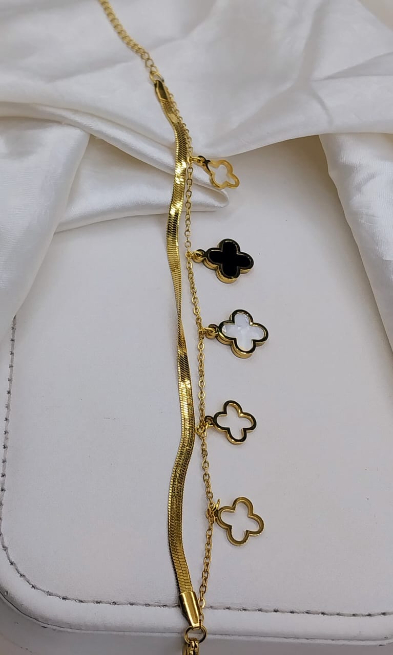 Beautiful Clover Double Layered Bracelet