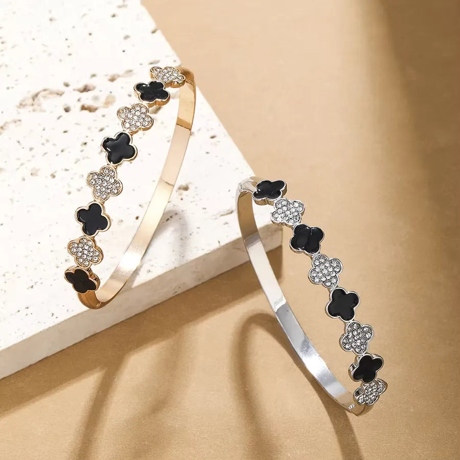 Minimalist Black Clover Rhinestone Lucky Flower Bracelet