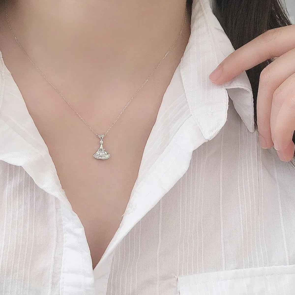 White Gold Divas' Dream Diamond Pendant Necklace